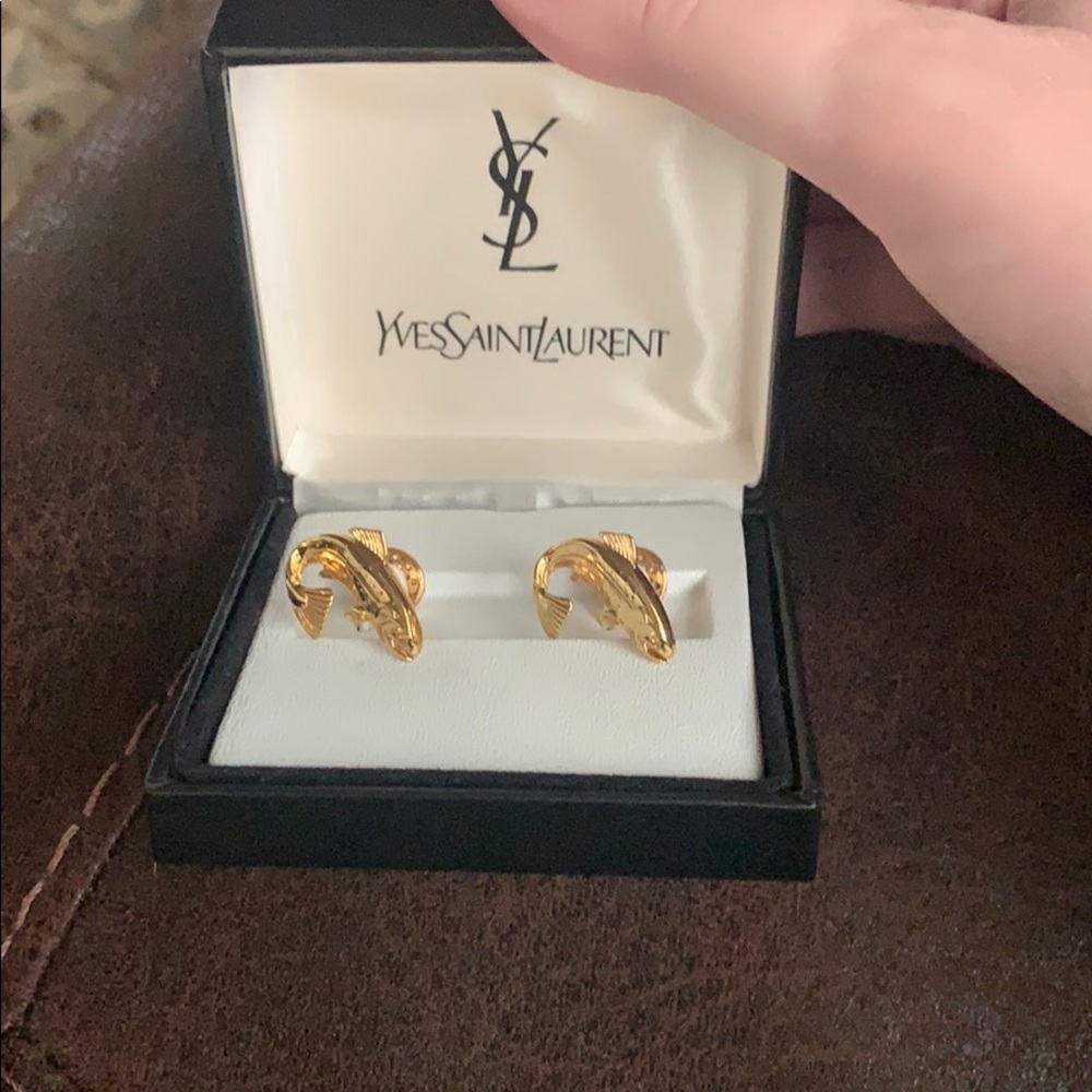 Cuff links